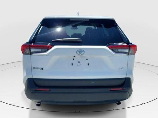 Ice 2024 Toyota RAV4 LE