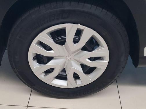 White 2025 Toyota Corolla Cross L