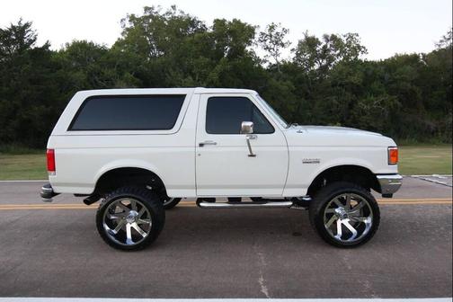 1989 Ford Bronco XLT 2dr 4WD SUV