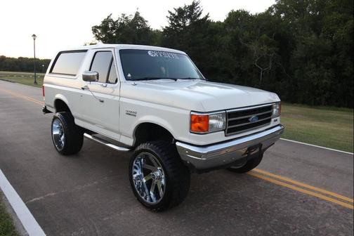 1989 Ford Bronco XLT 2dr 4WD SUV