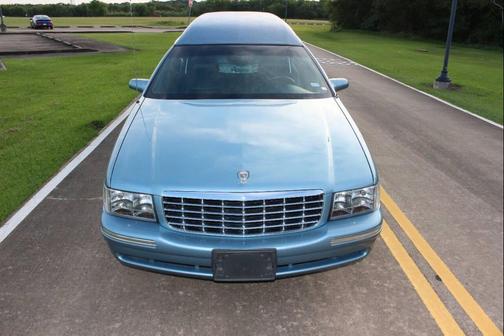 1999 Cadillac DeVille Base