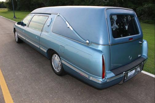 1999 Cadillac DeVille Base