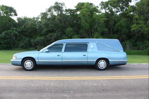 1999 Cadillac DeVille Base