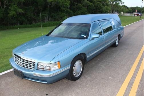 1999 Cadillac DeVille Base