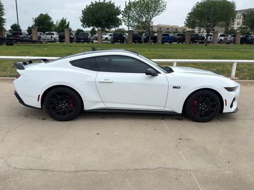 Oxford White 2024 Ford Mustang GT Premium