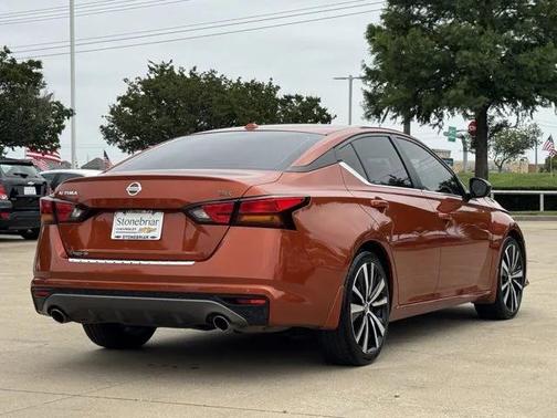 2021 Nissan Altima SR FWD