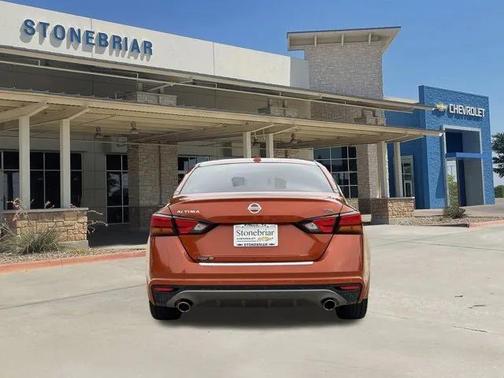 2021 Nissan Altima SR FWD