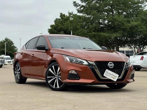 2021 Nissan Altima SR FWD