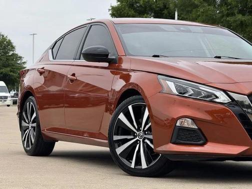 2021 Nissan Altima SR FWD
