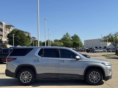 Sterling Gray Metallic 2023 Chevrolet Traverse LS