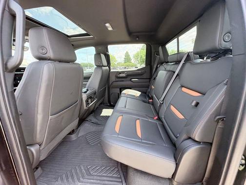 Onyx Black 2023 GMC Sierra 1500 AT4
