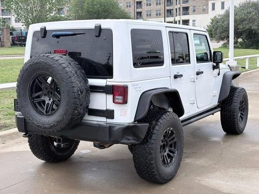 Bright White Clearcoat 2014 Jeep Wrangler Unlimited Sport