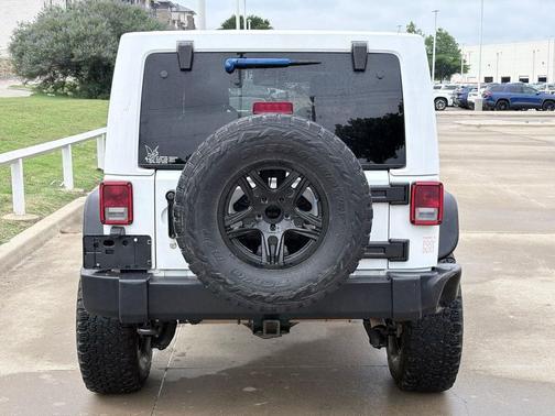 Bright White Clearcoat 2014 Jeep Wrangler Unlimited Sport