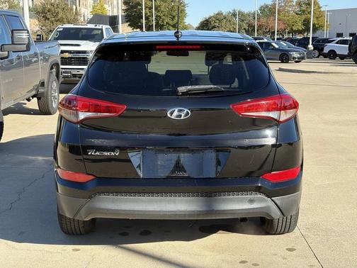 2017 Hyundai TUCSON SE