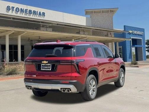 Radiant Red Tintcoat 2026 Chevrolet Traverse LT
