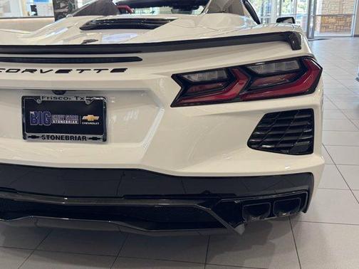 Arctic White 2027 Chevrolet Corvette Stingray w/2LT