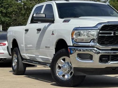 2019 RAM 2500 Tradesman Crew Cab 4x4 6'4' Box