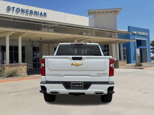 Polar White Tricoat 2026 Chevrolet Silverado 1500 High Country