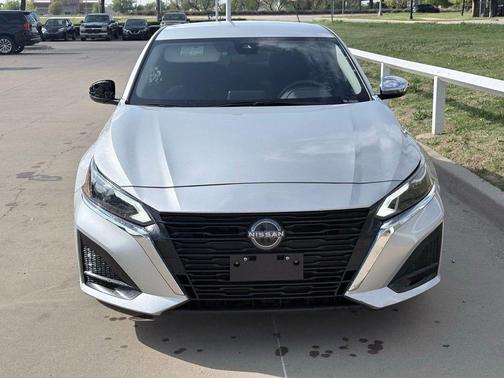 Brilliant Silver Metallic 2024 Nissan Altima 2.5 SV