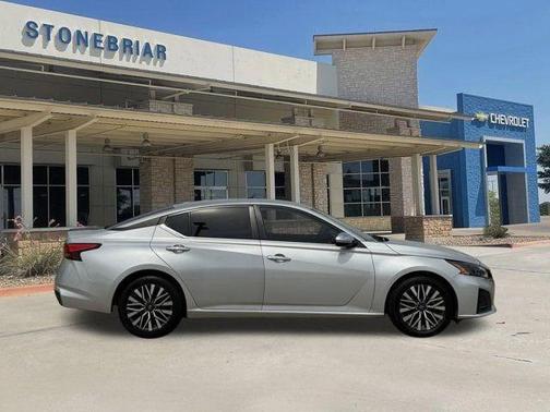 Brilliant Silver Metallic 2024 Nissan Altima 2.5 SV