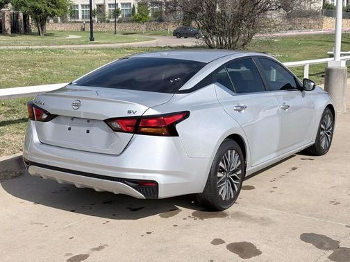 Brilliant Silver Metallic 2024 Nissan Altima 2.5 SV