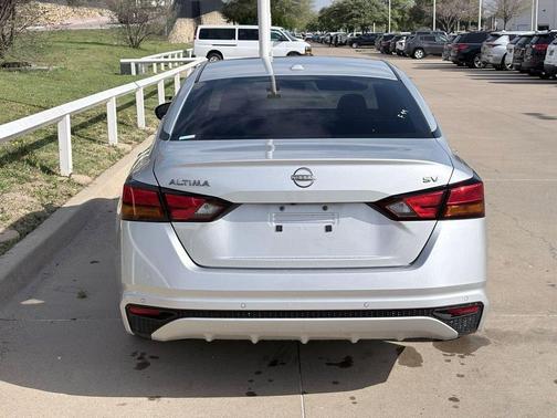 Brilliant Silver Metallic 2024 Nissan Altima 2.5 SV