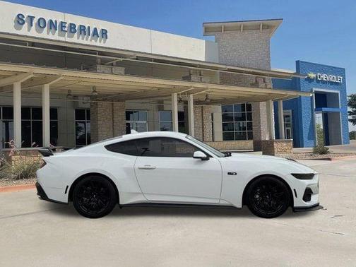 Oxford White 2025 Ford Mustang GT Premium