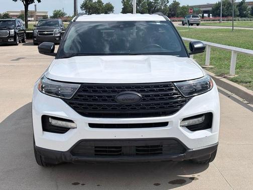 Oxford White 2020 Ford Explorer XLT