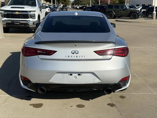 2017 INFINITI Q60 2.0T