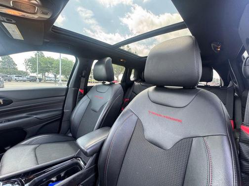 Diamond Black Crystal Pearlcoat 2023 Jeep Compass Trailhawk