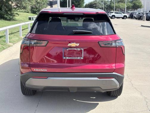 Radiant Red Tintcoat 2025 Chevrolet Equinox 1LT