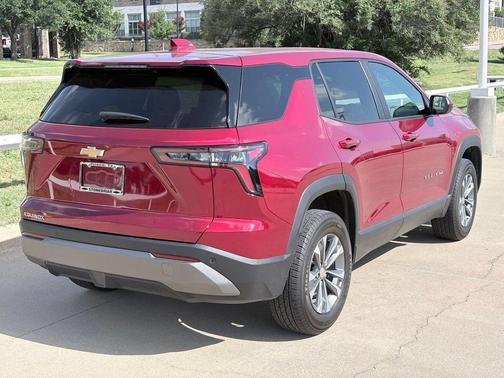 Radiant Red Tintcoat 2025 Chevrolet Equinox 1LT