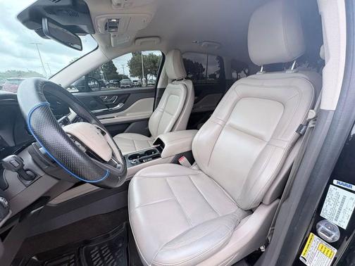 Infinite Black Metallic Clearcoat 2023 Lincoln Corsair Standard