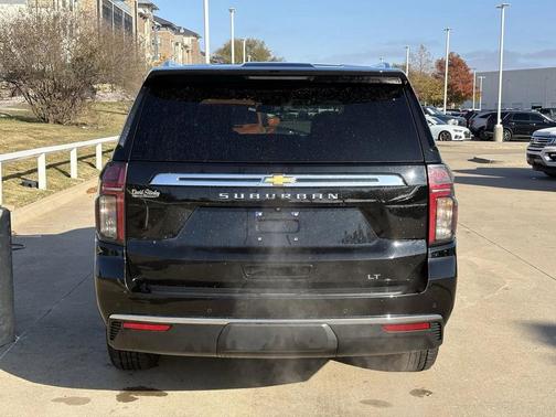 2025 Chevrolet Suburban LS