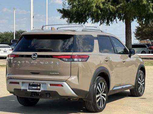 2024 Nissan Pathfinder Platinum FWD