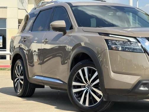 2024 Nissan Pathfinder Platinum FWD