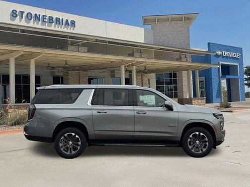 2025 Chevrolet Suburban LT