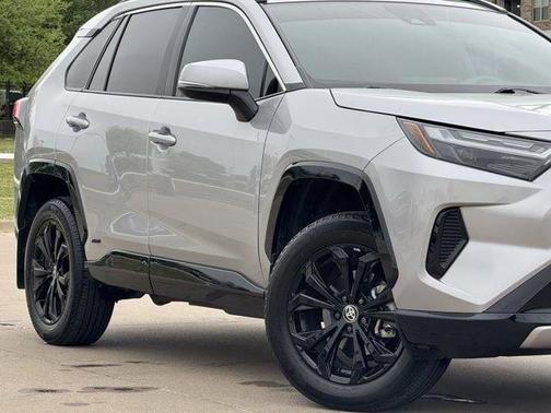 2024 Toyota RAV4 Hybrid SE