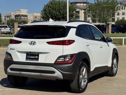Lunar White 2023 Hyundai KONA SEL
