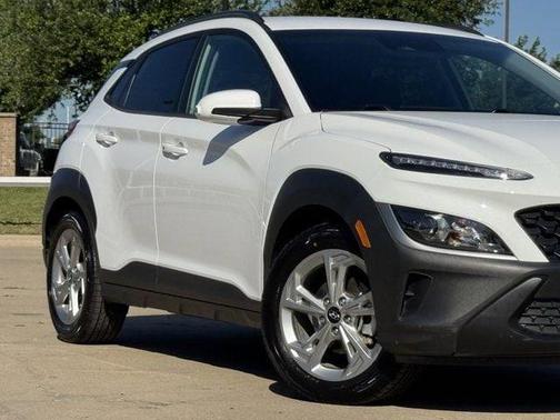 Lunar White 2023 Hyundai KONA SEL