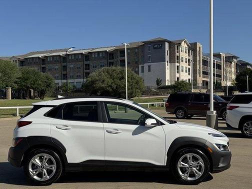 Lunar White 2023 Hyundai KONA SEL