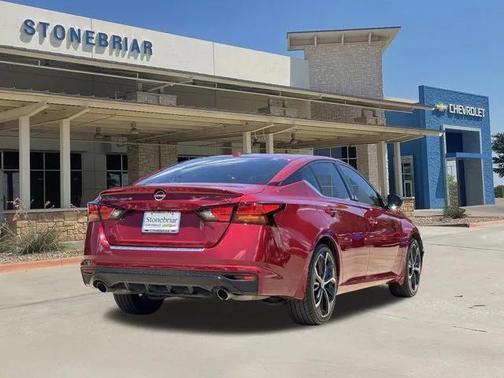 2023 Nissan Altima SR FWD