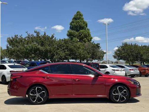2023 Nissan Altima SR FWD