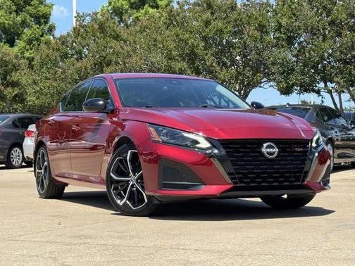 2023 Nissan Altima SR FWD