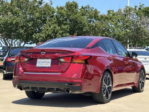 2023 Nissan Altima SR FWD