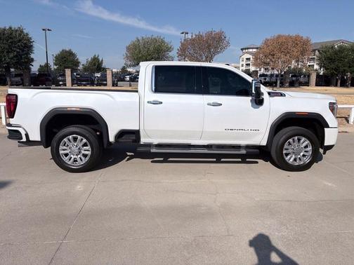 White Frost Tricoat 2022 GMC Sierra 2500 Denali