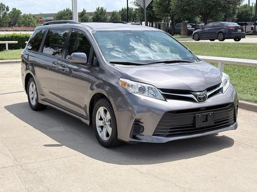 Predawn Gray Mica 2019 Toyota Sienna LE