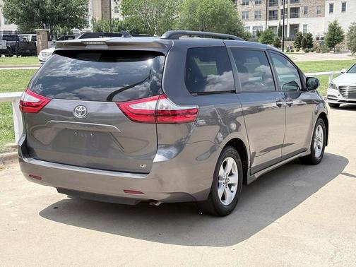 Predawn Gray Mica 2019 Toyota Sienna LE