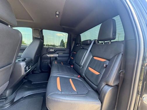 Onyx Black 2023 GMC Sierra 2500 AT4
