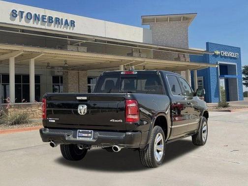 Diamond Black Crystal Pearlcoat 2021 RAM 1500 Limited